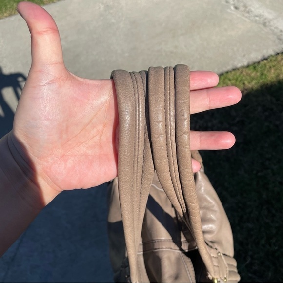 EUC MARC JACOBS Taupe turnlock Satchel Bag - Picture 5 of 13